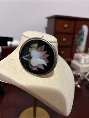 Mother of Pearl Floral Round Statement brooch - Black Inlay